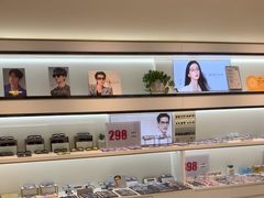 -J-Optical佳视明眼镜·蔡司视觉(青岛金茂览秀城店)