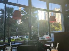 靠窗位-必胜客(大坪英利店)