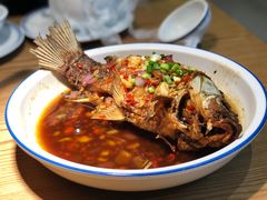 香煎鲫鱼-费大厨辣椒炒肉(万家丽一店)