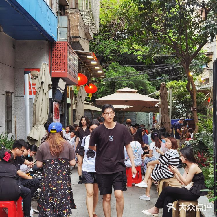 佛山街坊榜首《有记》值得排队2小时吗？