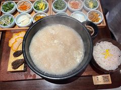 -银米·云南传统过桥米线(双廊黑金冠店)