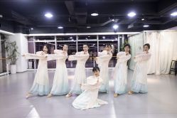 -深舞形体民族舞蹈工作室