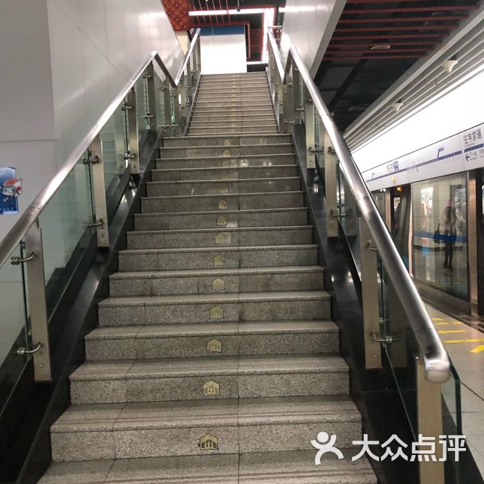 锦江宾馆-地铁站