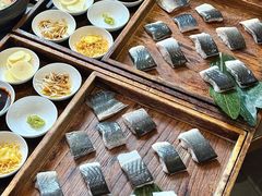 -围炉肉舍•炭烤活鳗•丹东海鲜烤肉(步行街店)