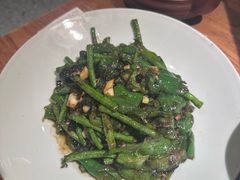 -吃饭皇帝大土家民族菜(荟聚店)