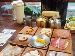-银米·云南传统过桥米线(双廊黑金冠店)