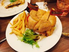 -拉亚汉堡经典餐厅(商城路店)