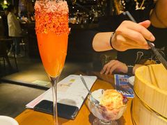 烈焰红唇-胡桃里音乐酒馆(环亚凯瑟琳广场店)