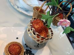 杨梅鳕鱼球-柳莺湖上·湖景餐厅·江南菜(西湖店)