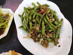 -八一路好吃街(雨田商务大厦店)