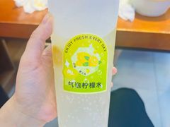 -休记光头香辣蟹干锅(绵竹店)