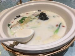 -泉畔人家·老济南经典鲁菜(大明湖店)