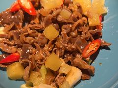 -老牌坊云南鱼豆花火锅(哈西万达店)
