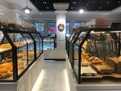 面包甜点陈列柜-红房子西菜馆(淮海中路店)