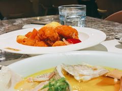 菠萝杂果咕噜肉-港丽餐厅