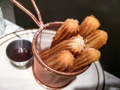 西班牙油条配巧克力酱-CRAZYONES西班牙海鲜饭(上海美罗城店)