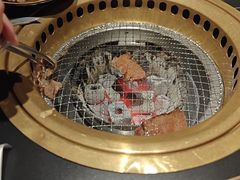 -山川小町·极番烧肉(新地假日广场店)