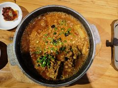 -帅巴人舅母子腊蹄民俗村