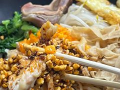 -两勺子一碗口水鸡拌面
