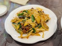 -巍山𤆵肉饵丝