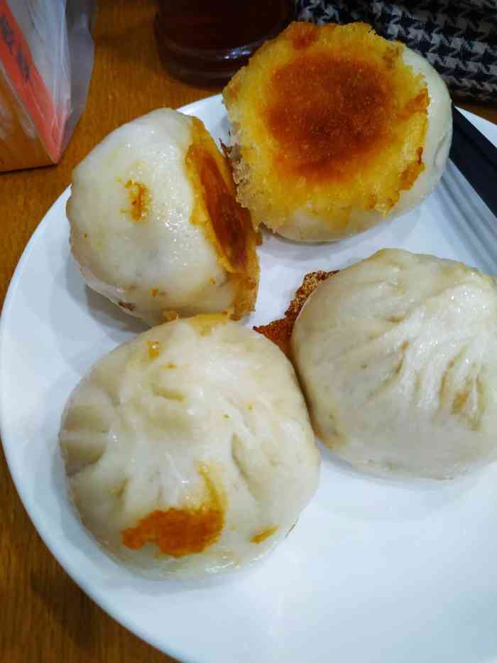 万寿桥·煎包(安泰店)-"在马路的十字路口,看这家店很小,人却蛮多.