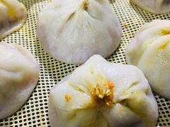 蟹粉小笼包-忆秦园小笼包(惠山古镇总店)