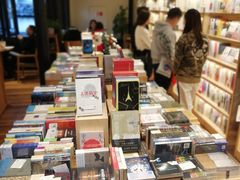 -猫的天空之城概念书店(杭州南宋御街店)