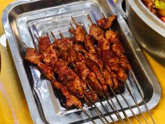 烤羊肉串-炕锅羊肉土火锅面片大王
