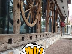 -老牌坊云南鱼豆花火锅(爱建店)