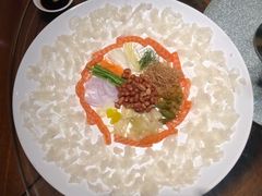 三文鱼鱼生捞起-猪肉婆私房菜(容桂总店)