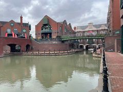 -钟书阁(松江泰晤士小镇店)