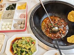 -鲁员外地锅鸡地锅鱼(古墩路店)