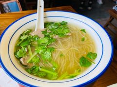 牛肉粉丝汤-鑫震源·苏式大虾生煎(山塘街店)