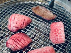 -铭牛烧肉·和牛海鲜自助(高新月牙湖店)