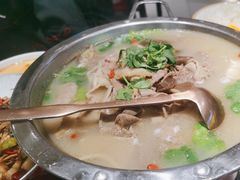 -川流不息·地道川菜·小龙虾(松东路店)