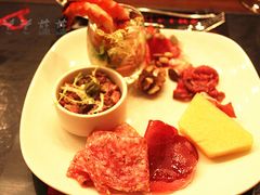 -恰餐厅及酒吧 CHAR Bar & Grill (北京丽都皇冠假日店)