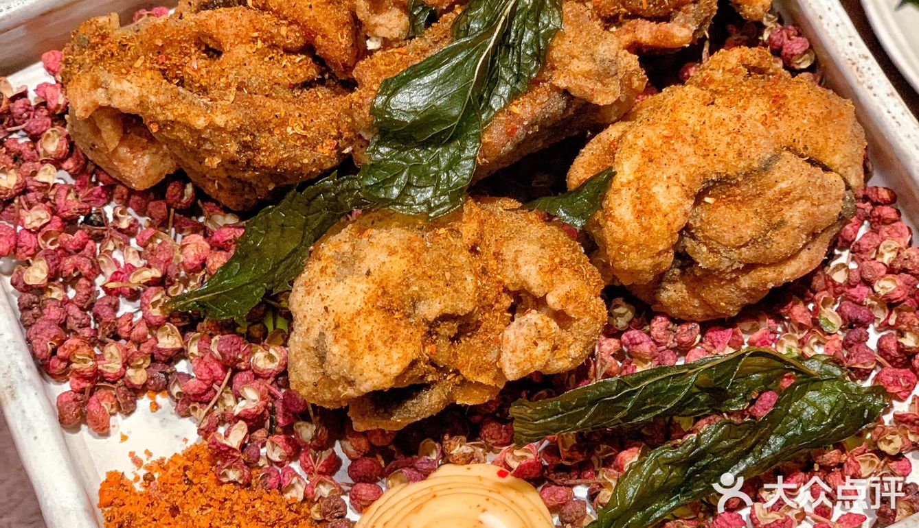 在日落的余晖中，来三里屯品味新中式美食！