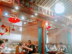 大堂-东来菜馆•手抓海鲜家常菜•海鲜锅贴(鸽子窝店)