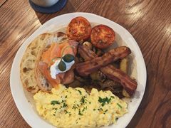 -ROAST coffee & eatery