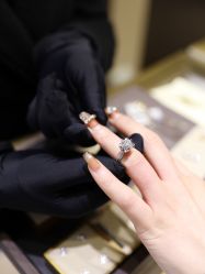 -Leysen莱绅通灵珠宝(美罗百货店)