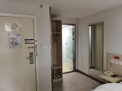 -怡莱精品酒店(苏州新区何山地铁站店)