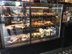 面包甜点陈列柜-星巴克臻选(湛江鼎盛广场店)