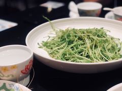 酒香炒豆苗-老头儿油爆虾·知味杭州(爱琴海购物中心)
