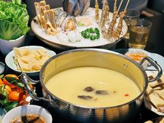 -鲜入唯煮·港式海鲜牛肉火锅(金宝街店)