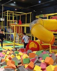 -蹦蹦跳跳(新奥购物中心店)