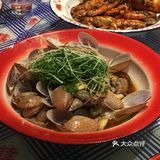 真的很会烧，略蜜汁又不蜜汁的，肥瘦相间，焦脆可口