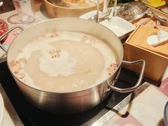 -尚尚仙·酸汤猪手·猪肚鸡火锅(华联万柳购物中心店)