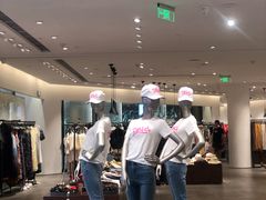 -URBAN REVIVO(高德置地广场·春广场店)