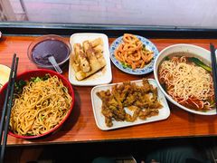 -爆炸头阿姨小四川正宗川味小吃(无任何分店)