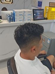 -尤司男士国潮理发馆